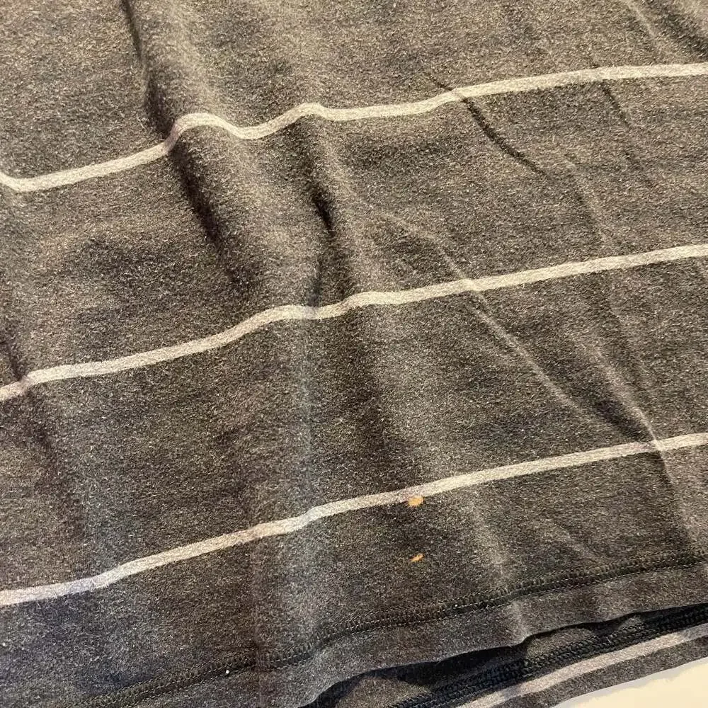 Lululemon Athletica Essential Shirt, Size M/L , V Neck Gray White stripe Preowne